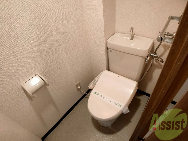 トイレ　トイレです。ウォシュレット付を探している方、おすすめです。