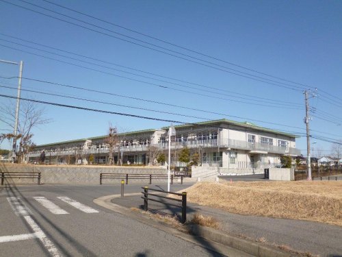 小学校　成田市立美郷台小学校（小学校）まで201m