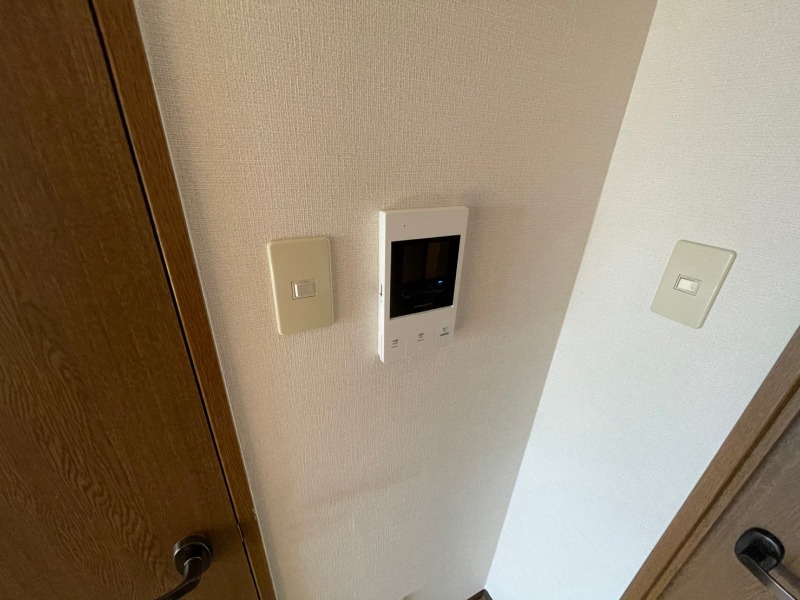 セキュリティ　ＴＶモニター付インターホンです。来客者の顔が見えるので安心！