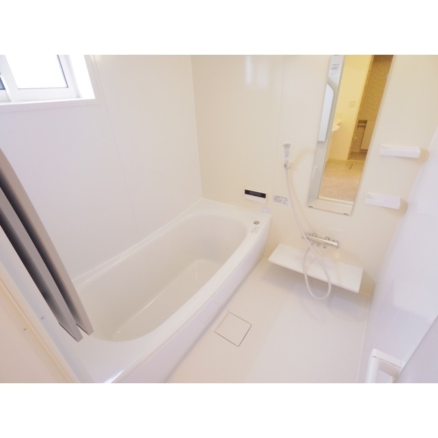 バス・シャワールーム　同タイプ部屋の画像です
