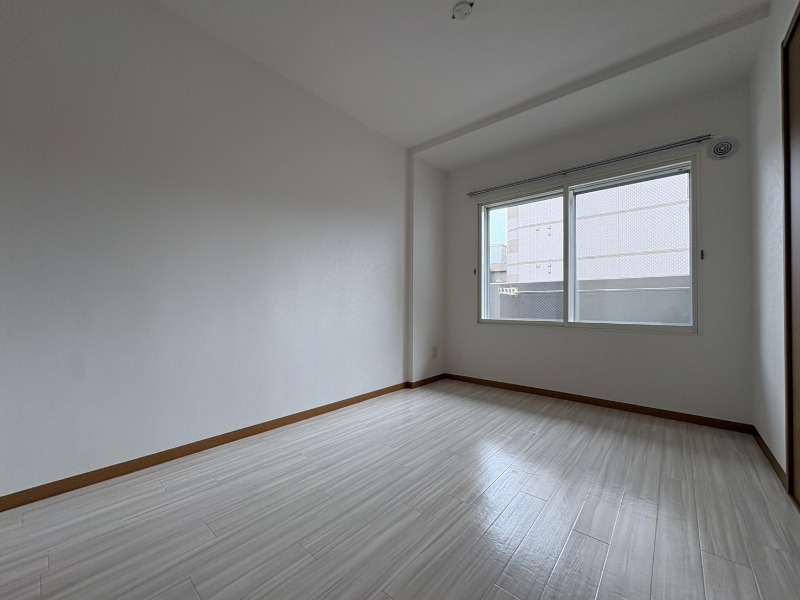 その他部屋・スペース　洋室です。広々として、きれいですね。