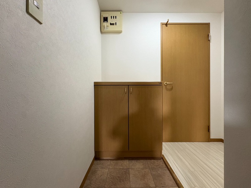 玄関　玄関の様子です。明るい印象ですね。気分もあがりそう。