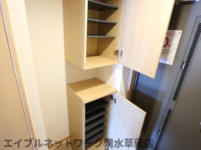 玄関　落ち着いた玄関です
