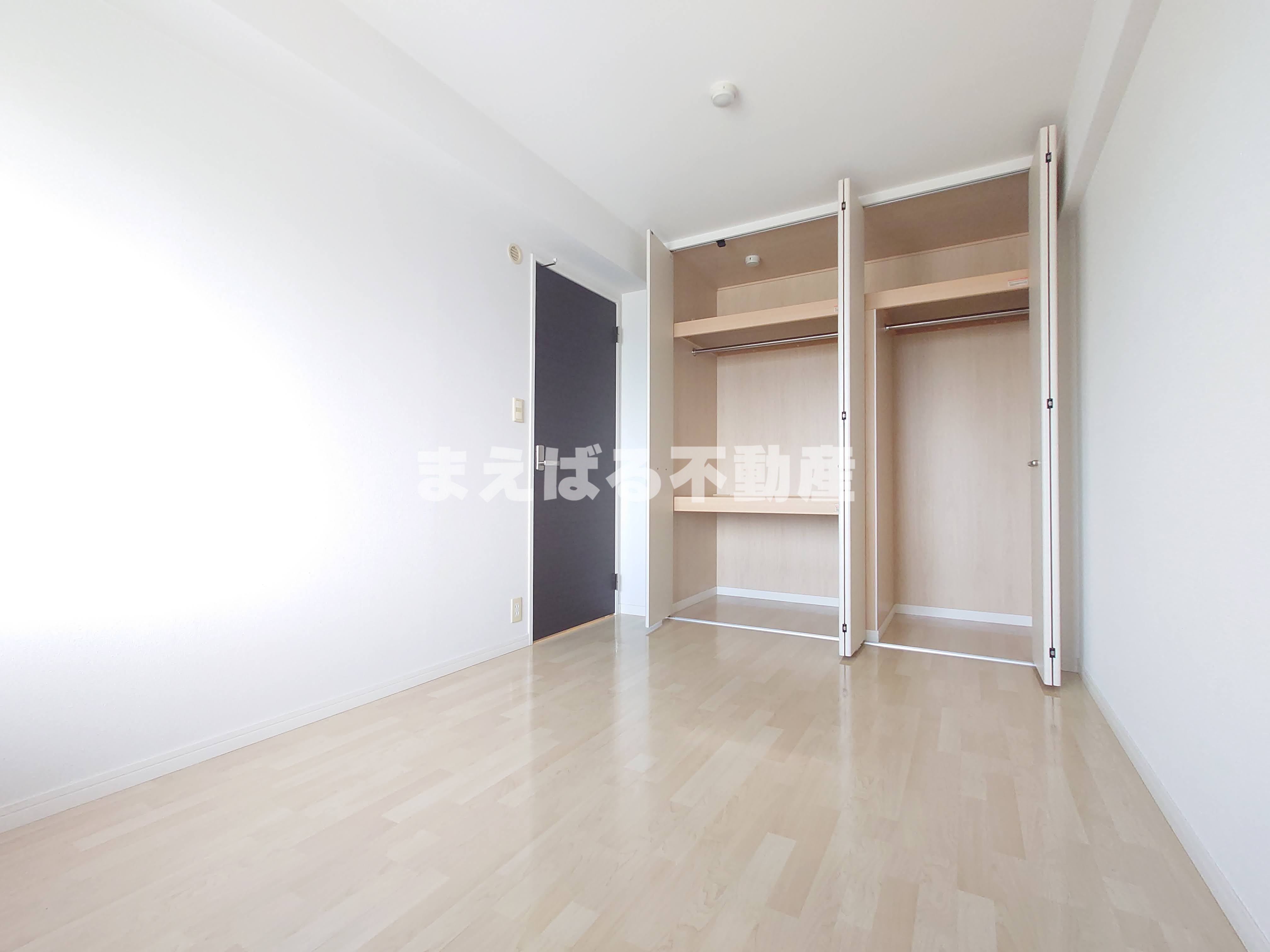 収納　各お部屋に収納を完備※写真反転タイプ