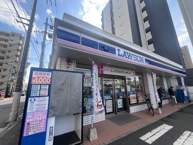 コンビニ　ローソン（コンビニ）まで210m