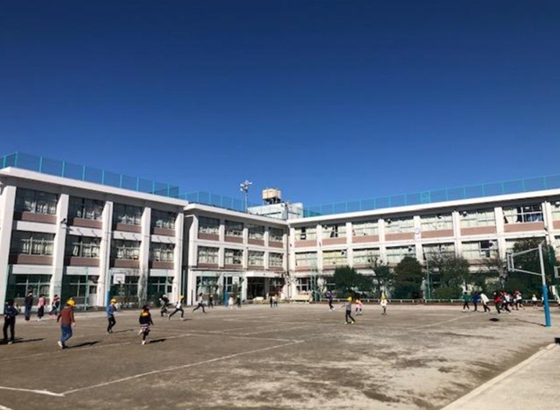 小学校　大田区立松仙小学校（小学校）まで822m