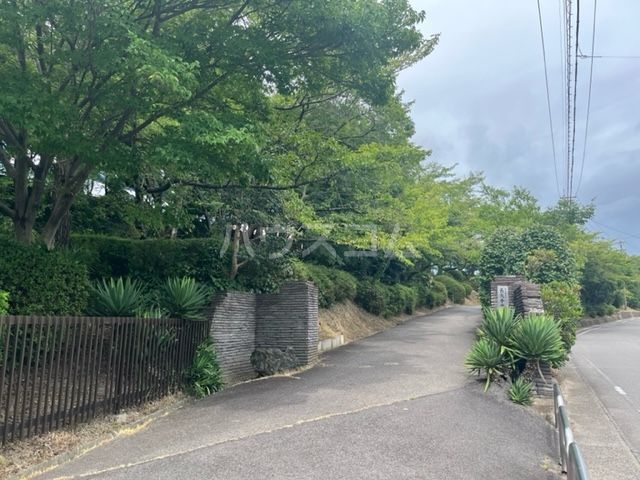 中学校　長久手市立長久手中学校（中学校）まで706m