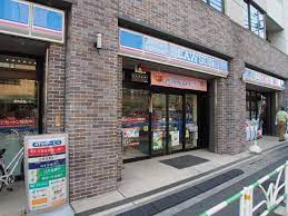 コンビニ　ローソン 渋谷初台一丁目店（コンビニ）まで551m