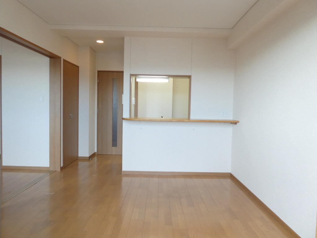 居室・リビング　写真は別部屋を使用しております。