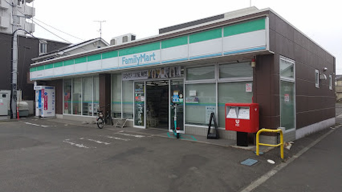 コンビニ　ファミリーマート仙台三百人町（コンビニ）まで350m