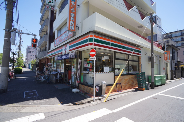コンビニ　セブンイレブン（コンビニ）まで266m