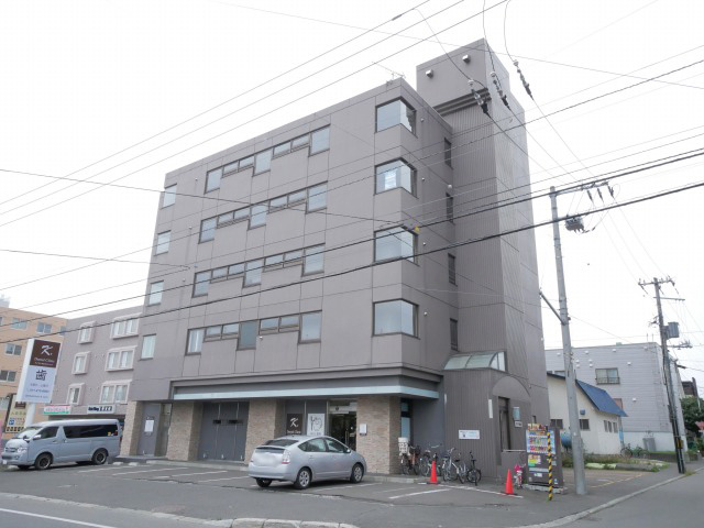 建物外観　落ち着いた雰囲気の外観です