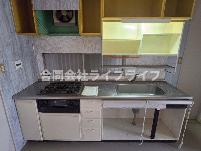 キッチン　コンパクトなキッチンで掃除もラクラク