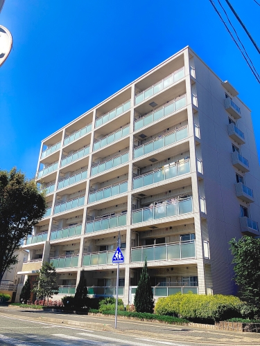 建物外観　きれいで、シンプルな外観になります。周囲の雰囲気にも馴染むこ