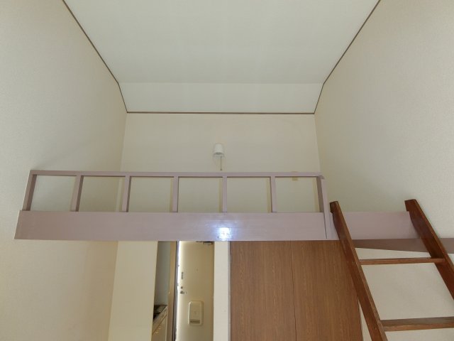 その他部屋・スペース　上部にロフトあり。