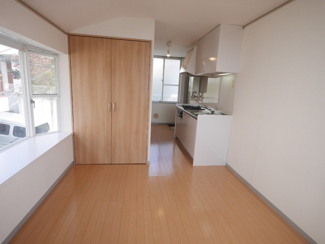 居室・リビング　角部屋で日当たり通風良好です！