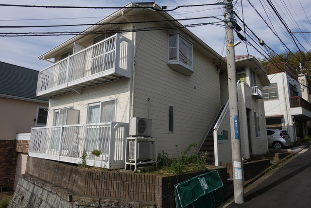 建物外観　高台にあるため眺望良好です
