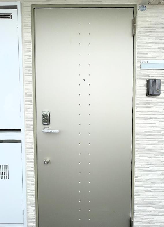 玄関　玄関内側・電子キー