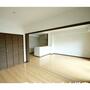 居室・リビング　家具の配置がしやすいお部屋ですね