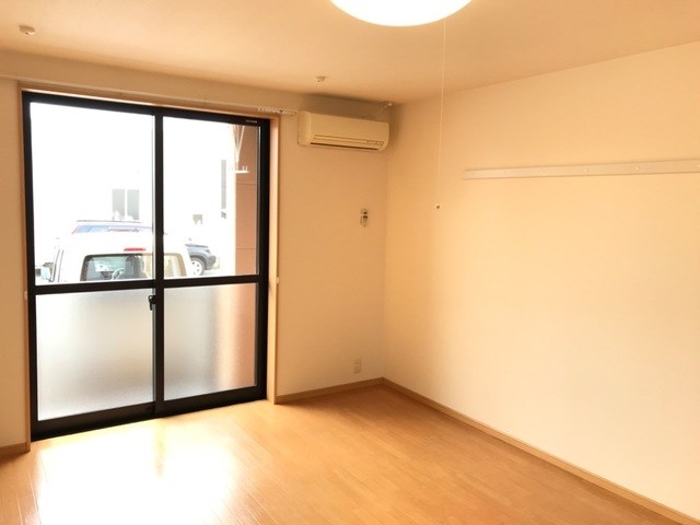 居室・リビング　※別部屋参考画像
