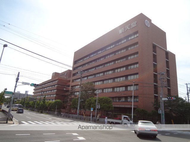 病院　順天堂大学医学部附属浦安病院（病院）まで750m