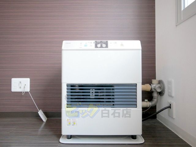 その他設備　経済的で暖かい灯油ストーブ付きです♪