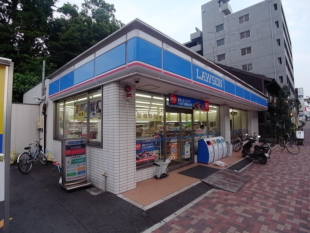コンビニ　ローソン中川松重町店 (コンビニ)（コンビニ）まで160m