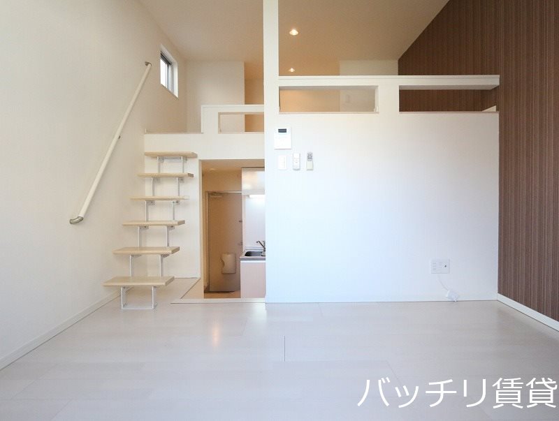 居室・リビング　同型タイプの為、現状を優先致します。