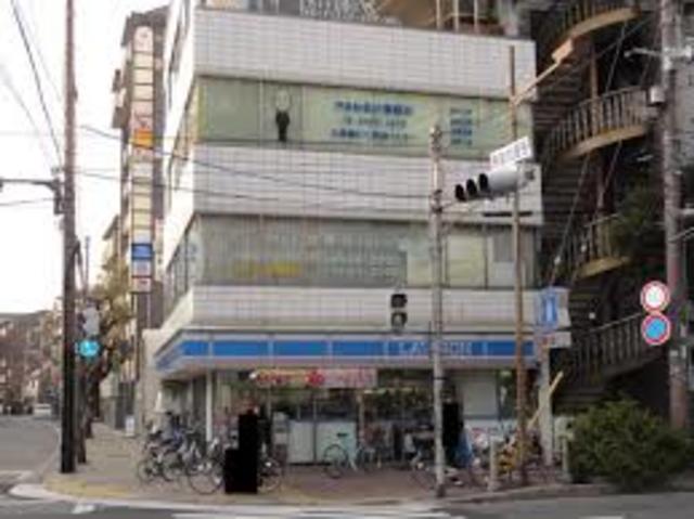 コンビニ　ローソン尼崎東園田四丁目北店（コンビニ）まで588m