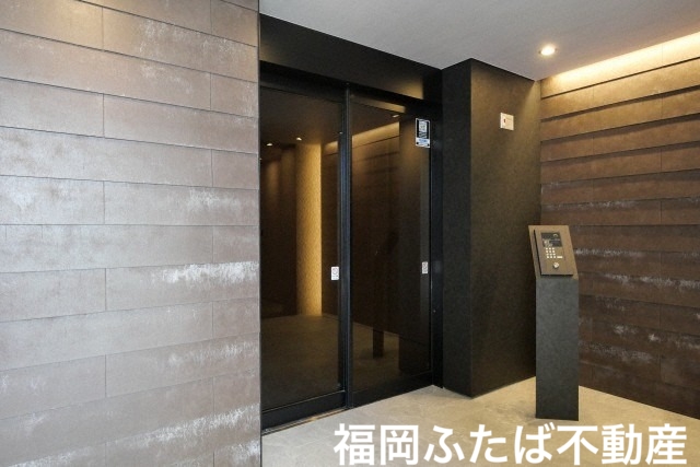 アルティザ大橋駅前の外観写真