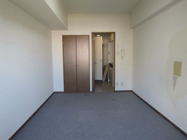 居室・リビング　★奥行きあります★