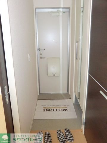 玄関　玄関は下駄箱も付いてます。