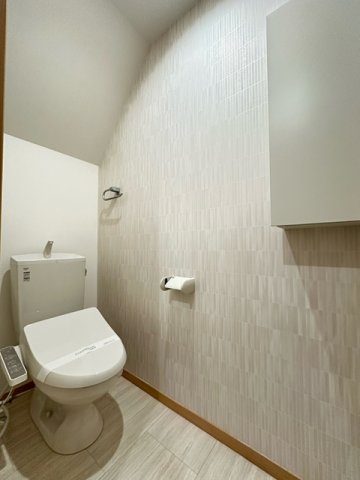 トイレ　トイレは温水洗浄便座付き！人気のバス・トイレ別です♪小物を置