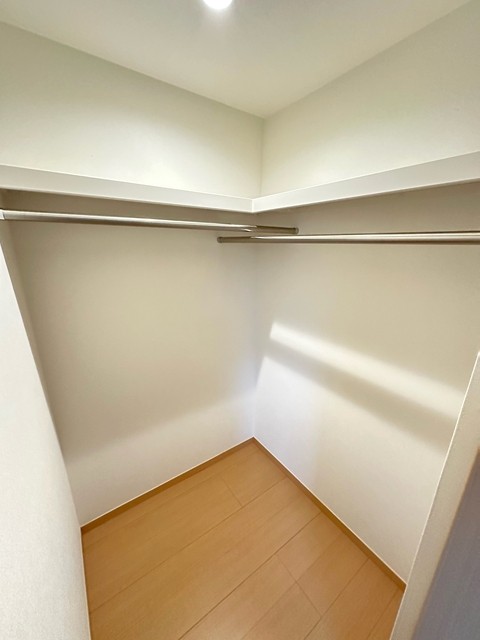 収納　洋室のお部屋それぞれにウォークインクローゼットが付いています