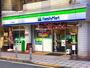 コンビニ　ファミリーマート梅島駅前店（コンビニ）まで249m