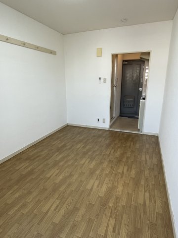 居室・リビング　(参考)同マンション他部屋の写真