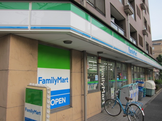コンビニ　ファミリーマート志村駅前通り店（コンビニ）まで720m