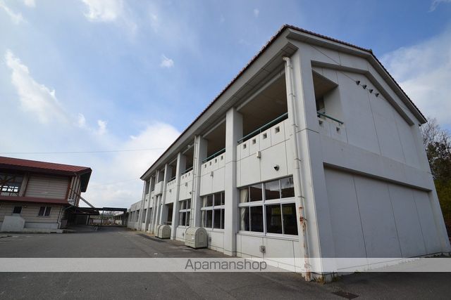 小学校　上黒瀬小学校（小学校）まで1623m
