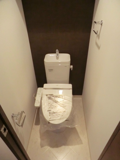 ＪＲ東海道本線 灘駅 徒歩5分 9階建 築11年のトイレ写真