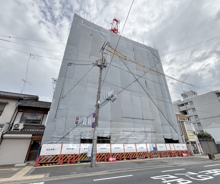 建物外観　・建築中