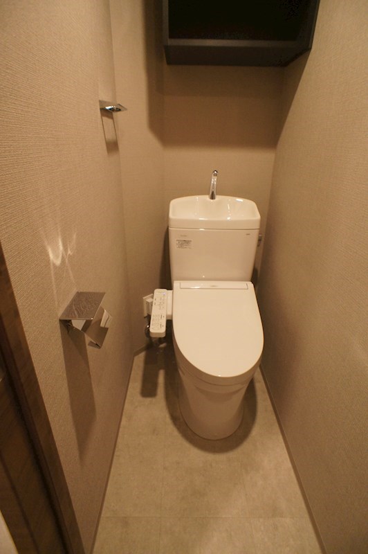 都営大江戸線 森下駅 徒歩7分 10階建 築4年のトイレ写真