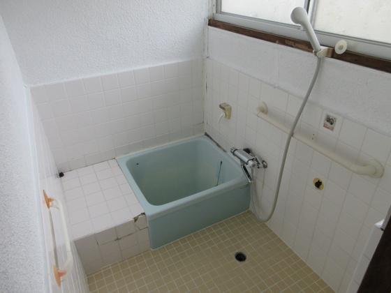 芳泉借家の風呂写真