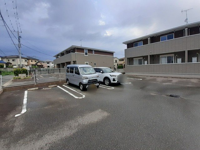 駐車場　車をお持ちの方に嬉しい駐車場付きの物件です