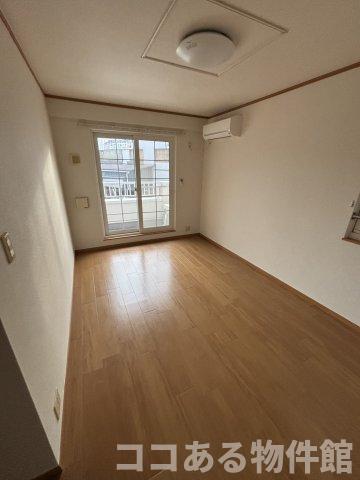 ドミール5の居間写真