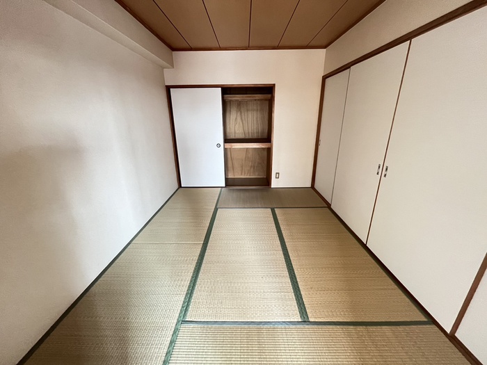 マンションピエ-ルの居間写真