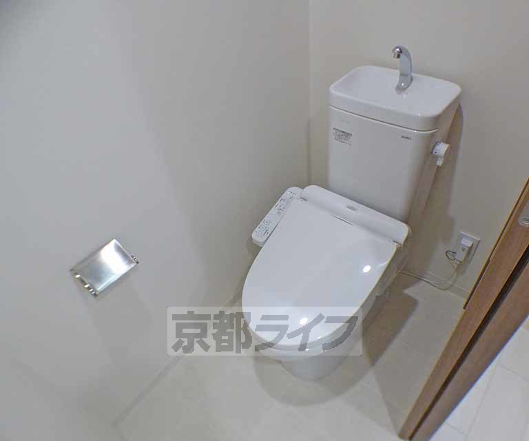 トイレ　洗浄機能付きのトイレです。