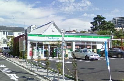 コンビニ　ファミリーマート深沢二丁目店（コンビニ）まで594m