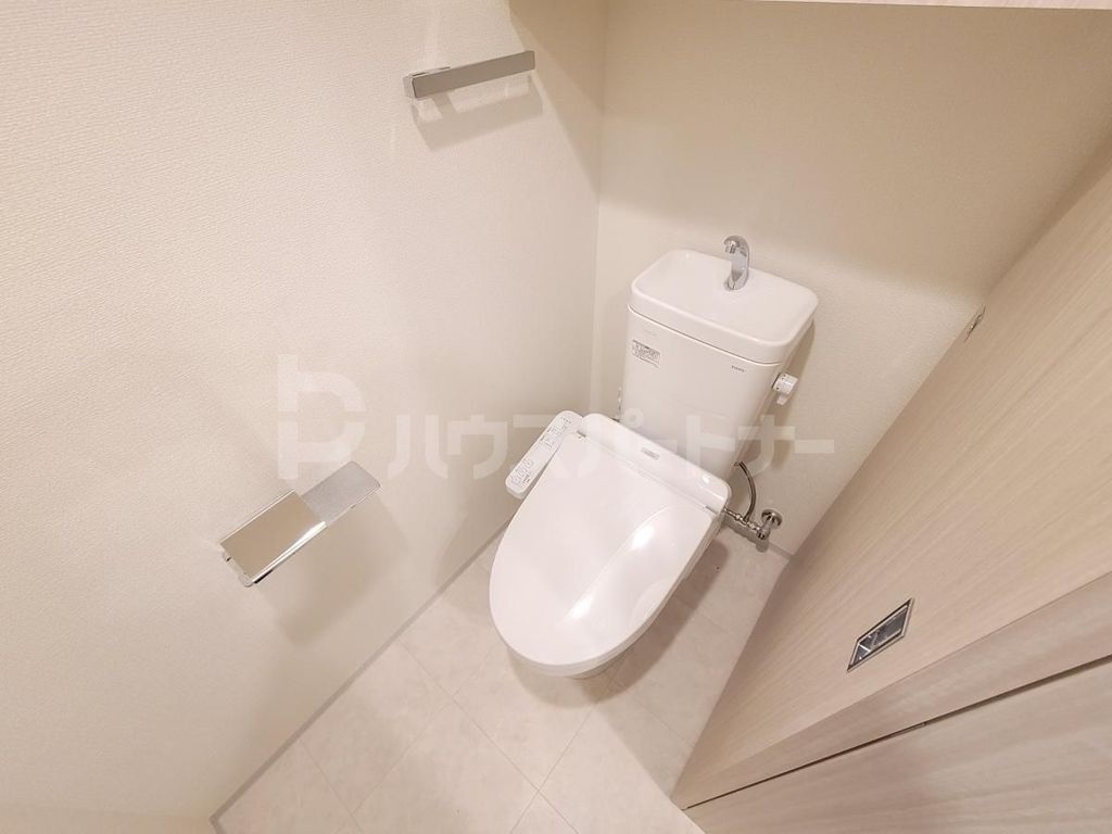 都営大江戸線 森下駅 徒歩1分 9階建 築6年のトイレ写真