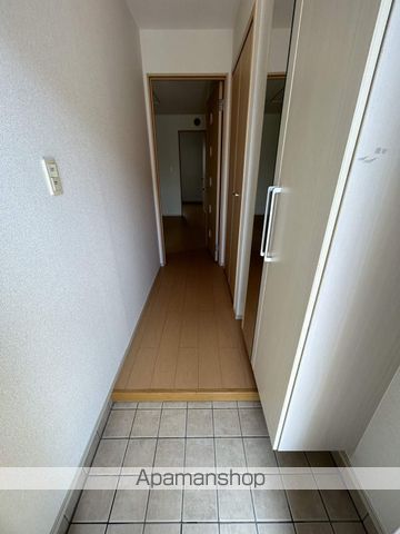 ＪＲ日豊本線 蓮ケ池駅 バス乗車時間：5分 最寄りバス停で下車 徒歩7分 2階建 築16年の玄関写真