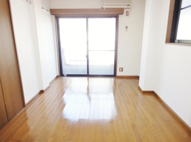 ハイツ山王の居間写真